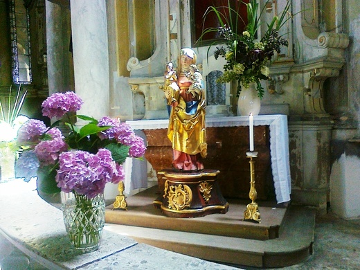 03_socha_sv._anny_ze_14.stol_.jpg